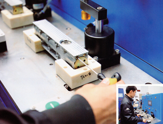 閉門器功能測(cè)試機(jī)